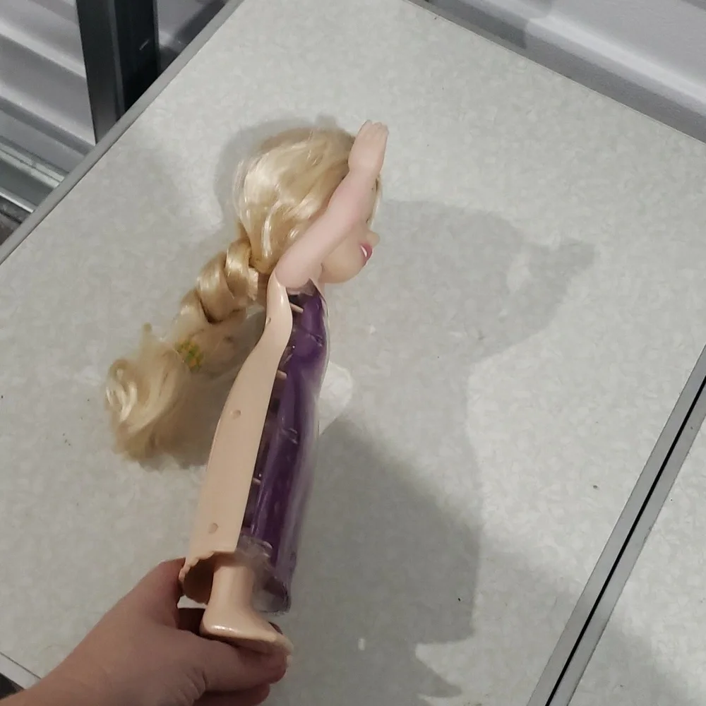 Singing and talking Elsa Doll from‎ Frozen 2
